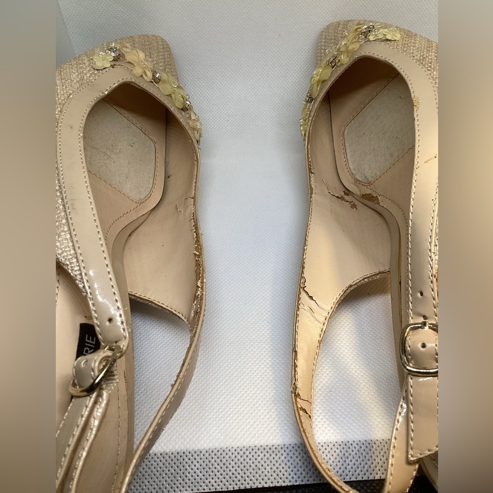 NEW ALEX MARIE Cream & Yellow Floral Flats - Picture 10 of 10
